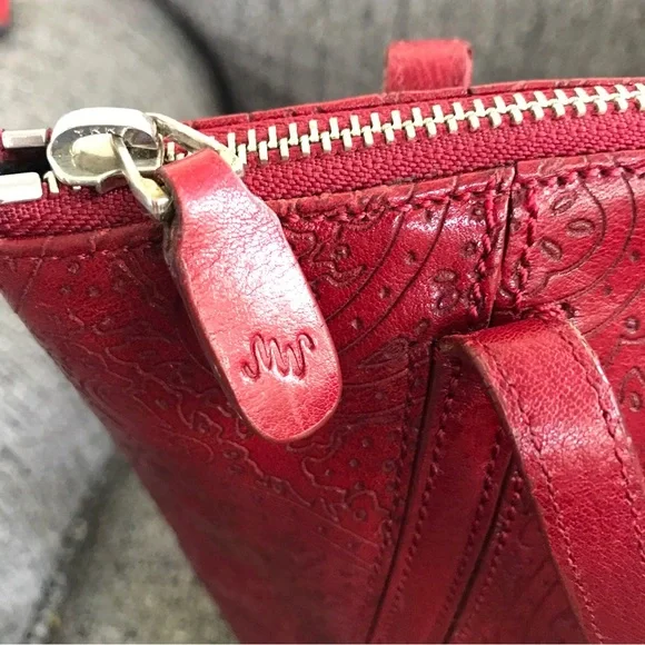 Monsac red leather paisley embossed shoulder bag purse - Picture 9 of 13